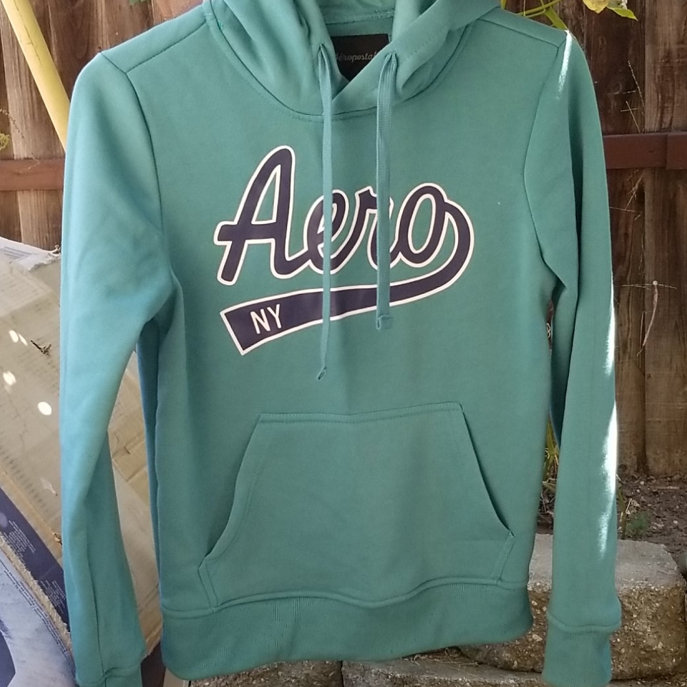 Aeropostale sweatshirt (new)